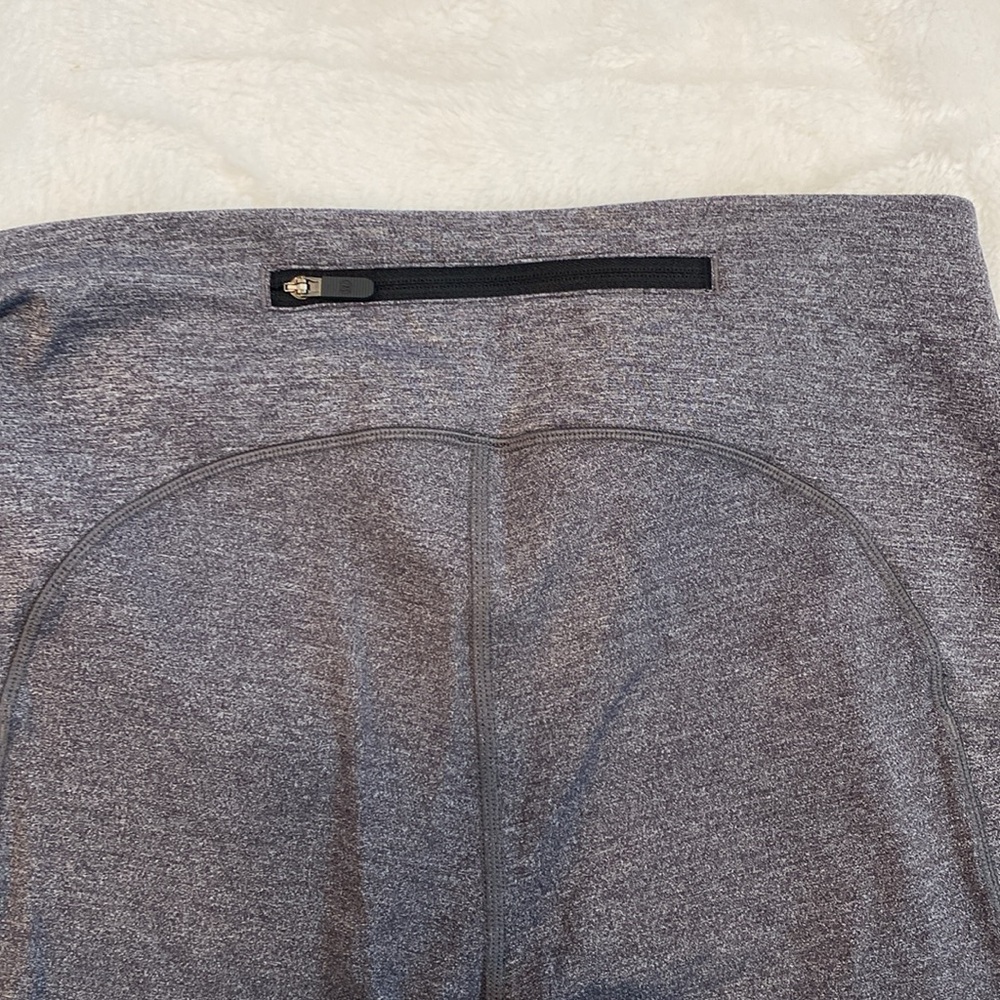 Lululemon Grey Leggings with Pockets - Picture 6 of 6